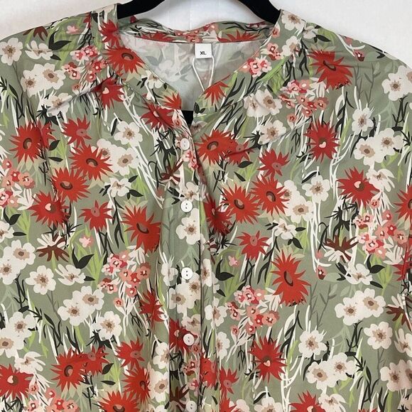 NWT Women's Blouse Women's Size XL Multicolor Button Front Long Sleeve Floral - Picture 2 of 12
